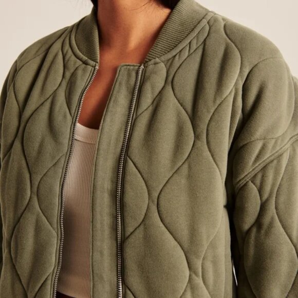 NWT Abercrombie & Fitch Army Green Onion Quilted Soft Bomber Jacket - Picture 4 of 6